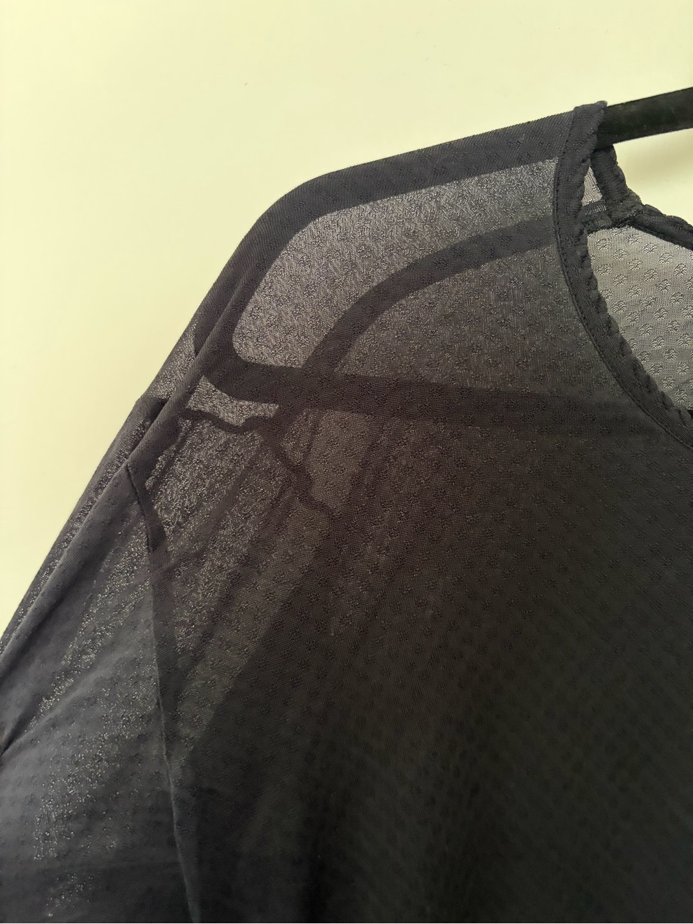 L.L. Bean Vintage 100% Silk Black Long-Sleeve Crew Tee - Large - Picture 4 of 8